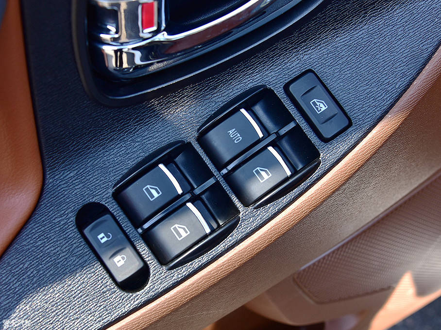 汽车频繁自动落锁故障怎么修理