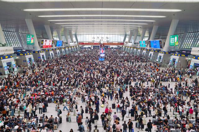 长三角铁路预计今日迎来返程客流高峰,预计发送328万人次