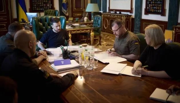 俄罗斯,突发!“一度暂停交易,恢复后直线跳水”