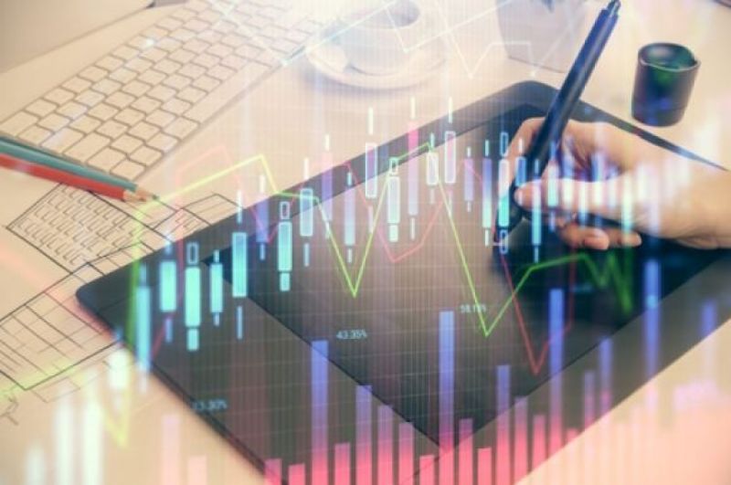 光伏板块沸腾了!个股集体狂欢,触底反弹之路要开启了?