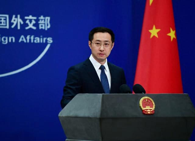 外媒称美国将部署针对中俄的反卫星武器,外交部回应