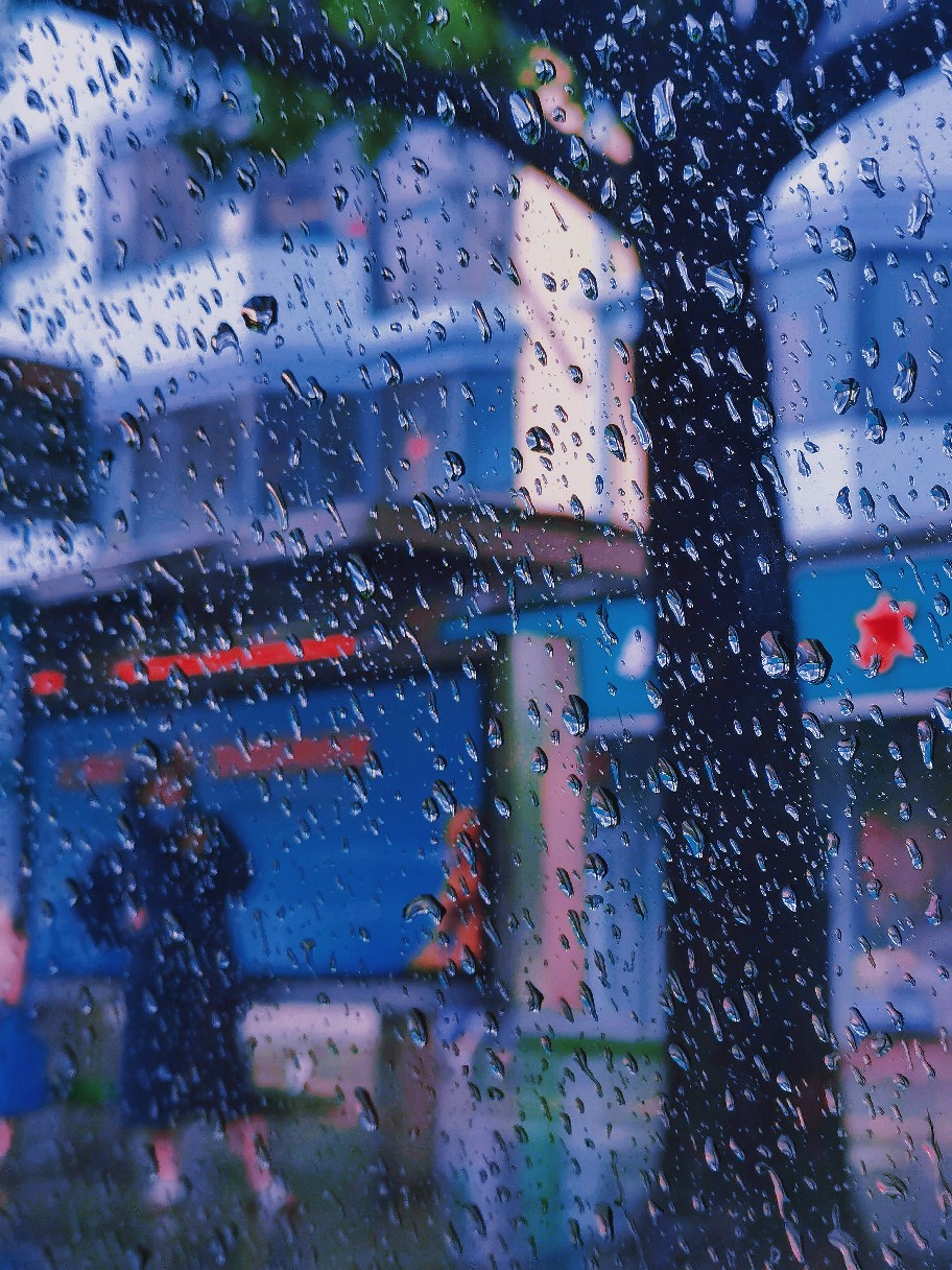 拍下雨手机怎么设置(手机下雨天怎么拍摄雨景) 拍下雨手机怎么设置(手机下雨天怎么拍摄雨景)