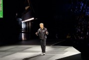 CES前哨 | 黄仁勋:未来每家公司的IT部门都会像AI代理的人力资源部门 CES前哨 | 黄仁勋:未来每家公司的IT部门都会像AI代理的人力资源部门