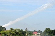 家族恩怨、民族情绪、军政权斗，多重逻辑缠绕泰柬冲突